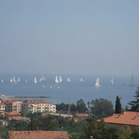 Attic With Beautiful Sea View Imperia