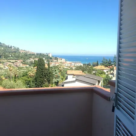 Attic With Beautiful Sea View Imperia